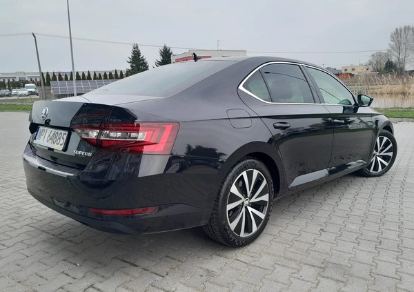 Skoda Superb cena 72900 przebieg: 125000, rok produkcji 2015 z Pakość małe 596